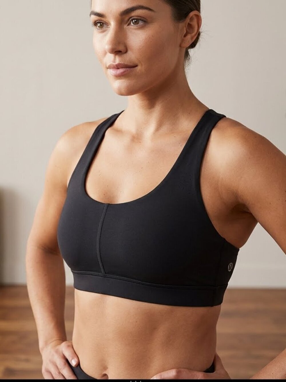 Lululemon Size 4/6 Black Criss Cross Strappy Scoop Neck Activewear Sports Bra